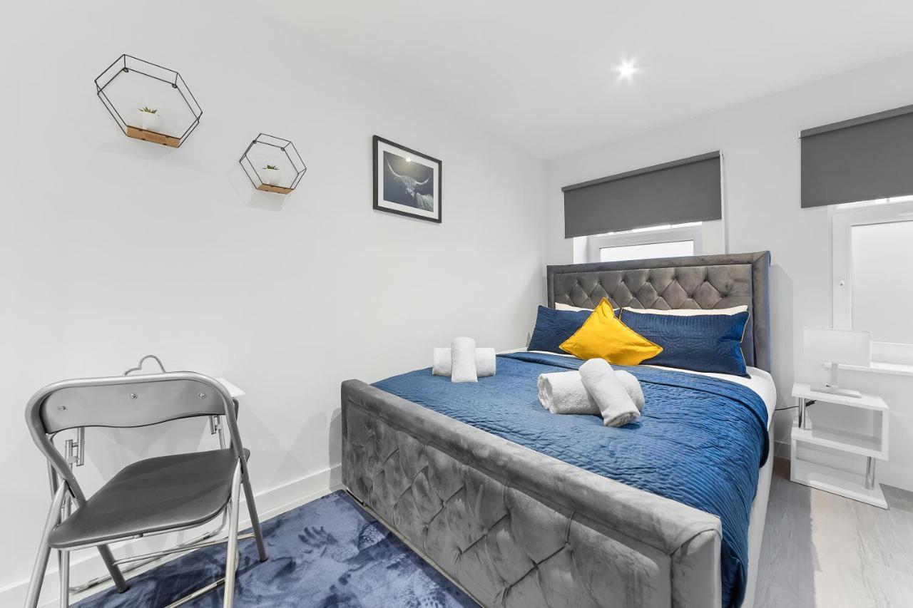 Crystal Palace Suites Gasthof *